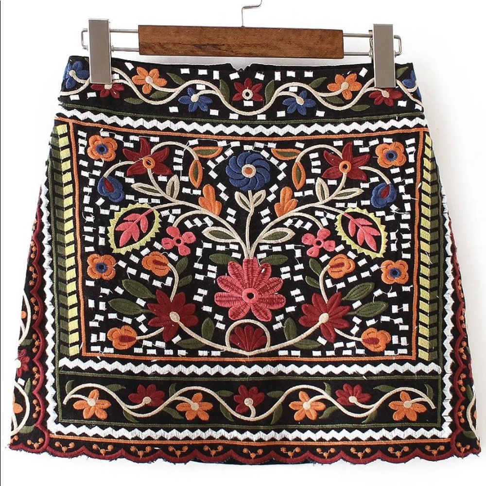 Embroidery Skirt. New.
